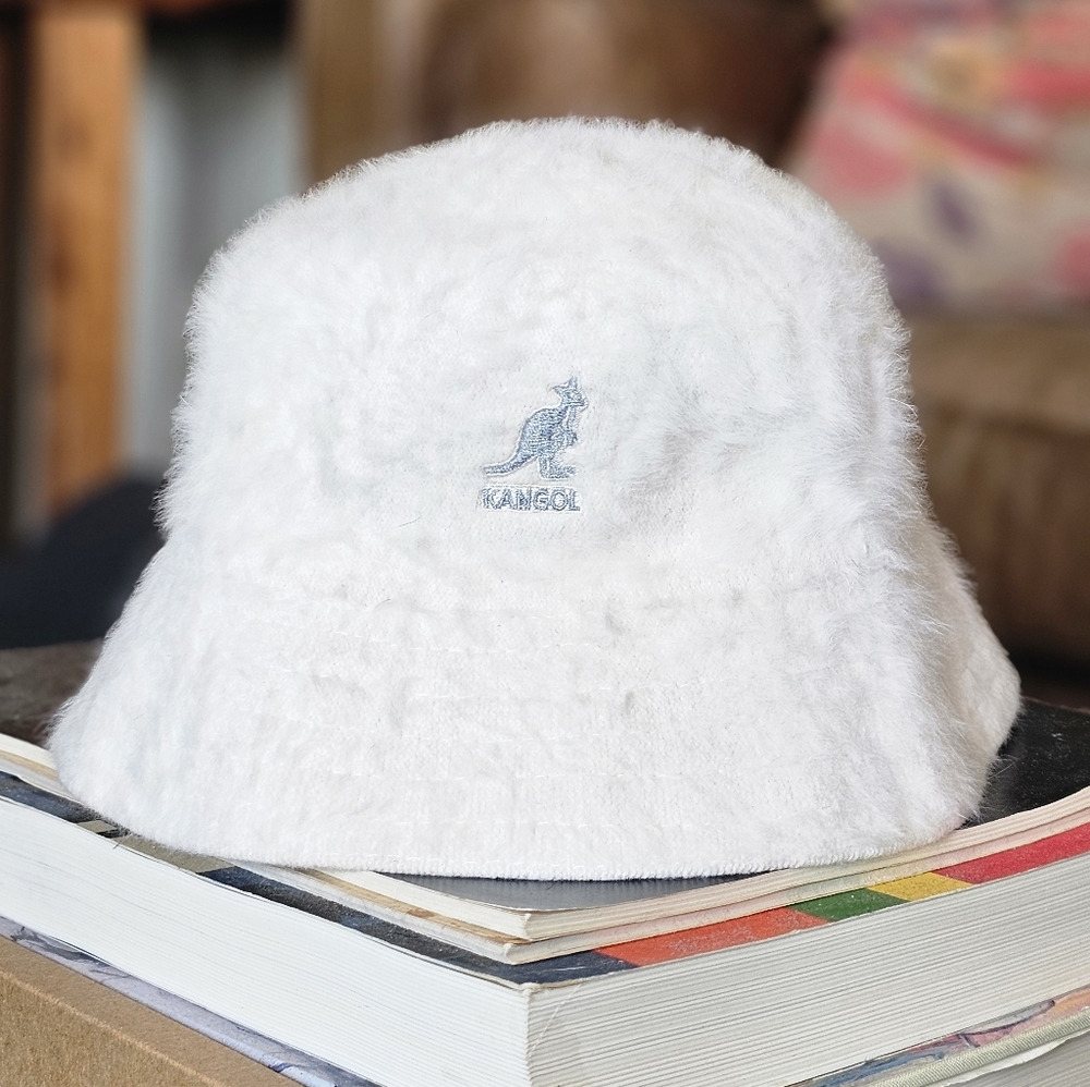 Kangol White Furgora Faux Fur Bucket Hat Y2K Small